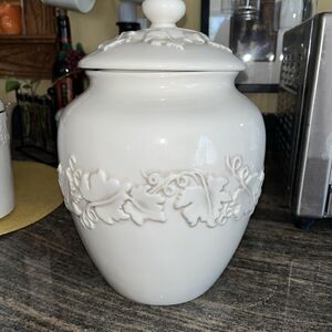 Inspirado Vintage Inspired  Lidded Cookie GingerJar Grape Vine Pattern Off White